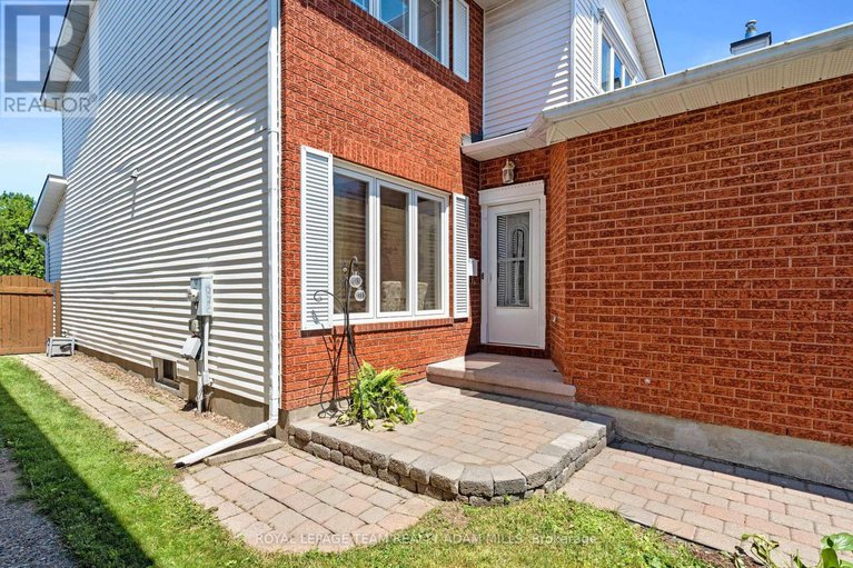 28573380/607-tourelle-drive/fallingbrookgardenway-south/ottawa/ontario/K4A3H5_4