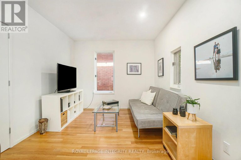 28914148/45-mcleod-street/ottawa-centregolden-triangle/ottawa/ontario/K2P0Z4_29