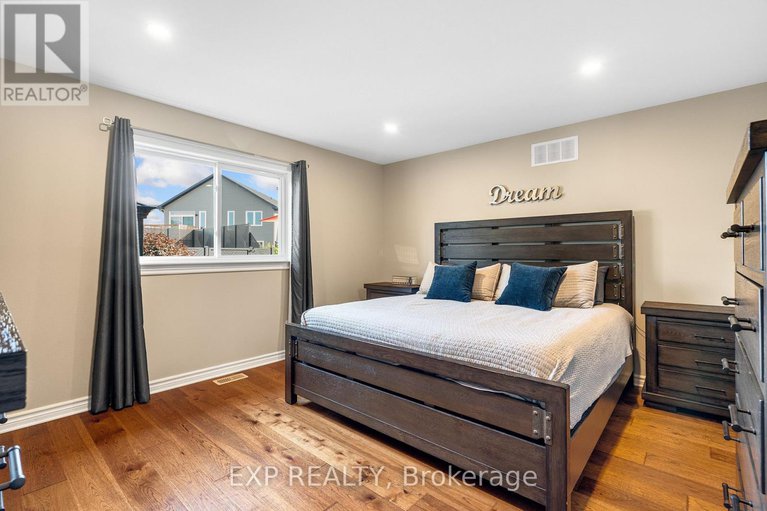 29215004/86-horton-street/mississippi-mills-ramsay-twp/mississippi-mills/ontario/K0A1A0_21