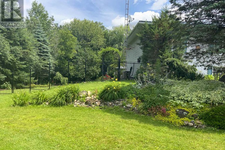 29376063/6167-burritts-rapids-road/north-grenville-twp-kemptville-south/north-grenville/ontario/K0G1N0_50