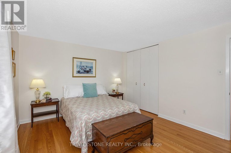 28580597/7-pulford-crescent/bayshore/ottawa/ontario/K2B6L6_27