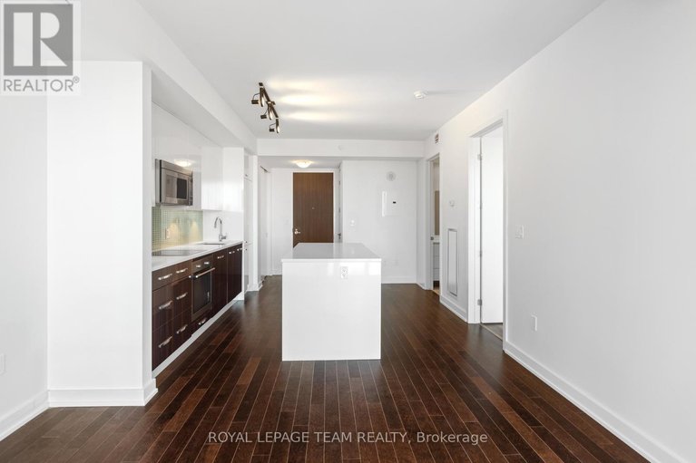 29639805/1506-111-champagne-avenue-s/west-centre-town/ottawa/ontario/K1S5V3_14