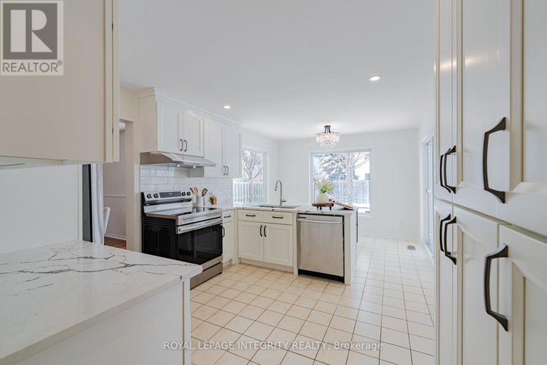 29486771/559-arc-en-ciel-street/fallingbrookgardenway-south/ottawa/ontario/K4A3J1_18