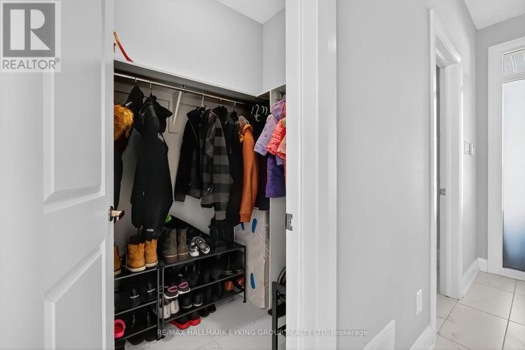 29049191/251-joshua-street/mer-bleuebradley-estatesanderson-park/ottawa/ontario/K1W0H3_27