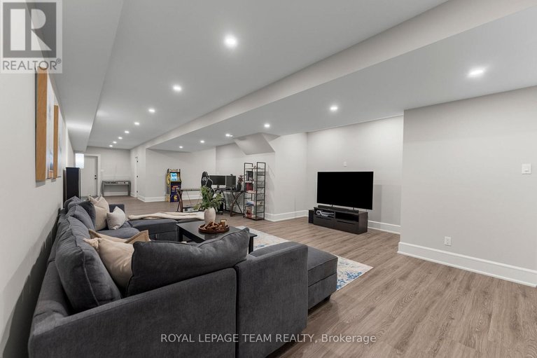 29539782/7125-still-meadow-way/greely/ottawa/ontario/K4P1B8_32