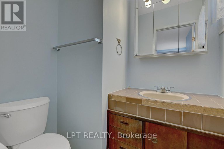 29427197/1771-mcmaster-avenue/urbandale-acres/ottawa/ontario/K1H6R7_22