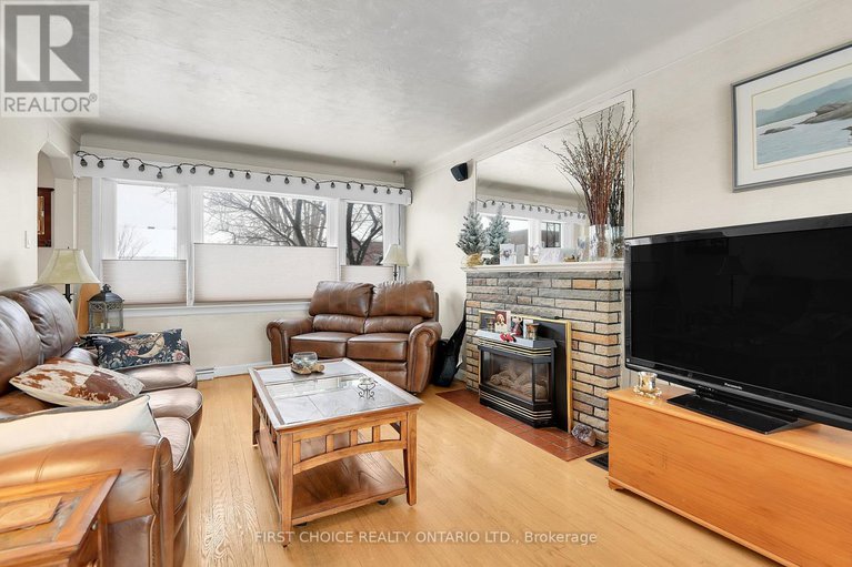 29205327/1366-kingston-avenue/carlington/ottawa/ontario/K1Z8L2_8