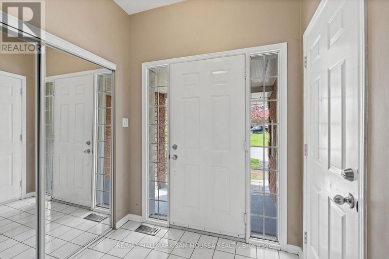 28323981/11-highmont-court/kanata-lakesheritage-hills/ottawa/ontario/K2T1B3_3