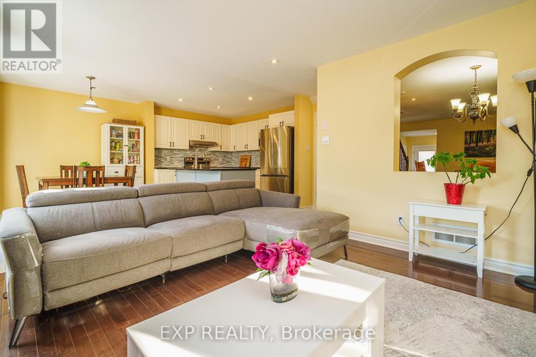 28257579/426-pillett-street/strandherd/ottawa/ontario/K2J5S3_9