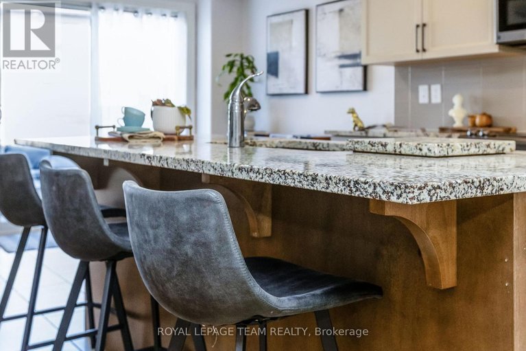 29652358/121-woodhurst-crescent/stittsville-south/ottawa/ontario/K2S0T4_10