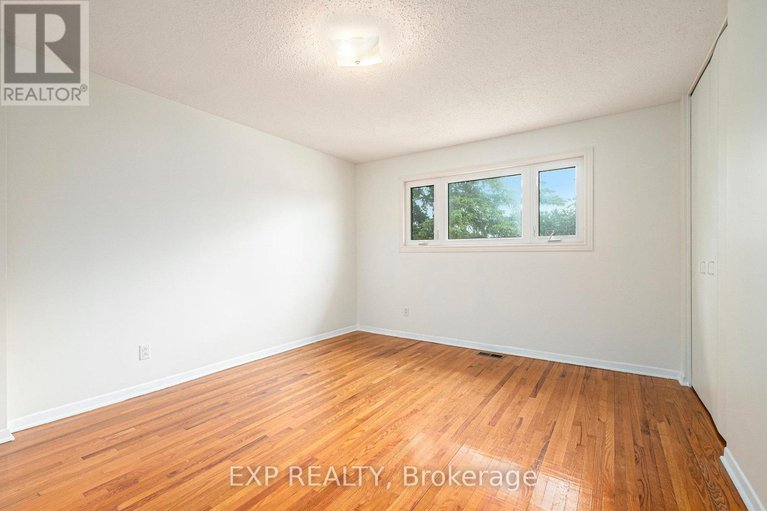 28500689/75-chesterton-drive/borden-farmstewart-farmcarleton-heightsparkwood-hills/ottawa/ontario/K2E5T5_20
