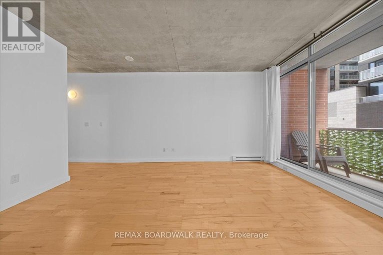 29579530/201-179-george-street/lower-townbyward-market/ottawa/ontario/K1N1J8_18