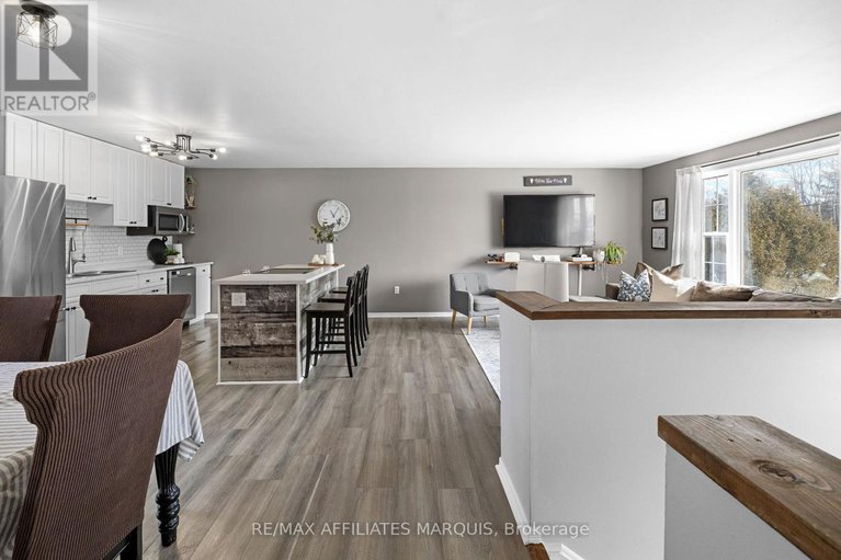 29438103/156-duncan-street/drummondnorth-elmsley-north-elmsley-twp/drummondnorth-elmsley/ontario/K7A4S4_24