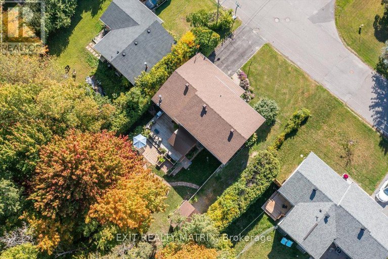 28933679/159-dunlop-crescent/village-of-russell/russell/ontario/K4R1B3_28
