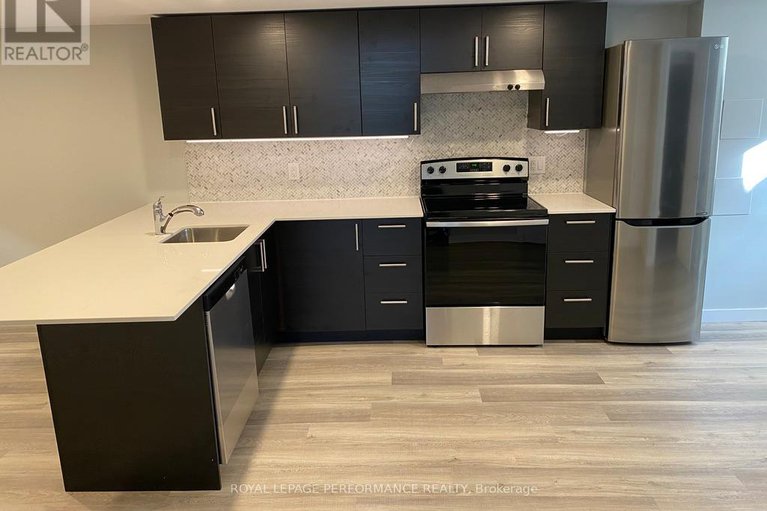 29035892/2529-roman-avenue/queensway-terrace-north/ottawa/ontario/K2B7X8_25