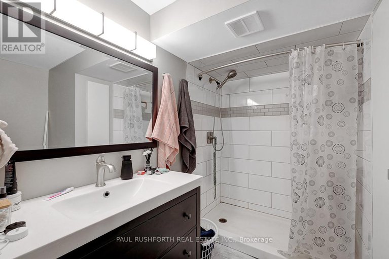 28785277/845-trojan-avenue/castle-heightsrideau-high/ottawa/ontario/K1K2P8_13
