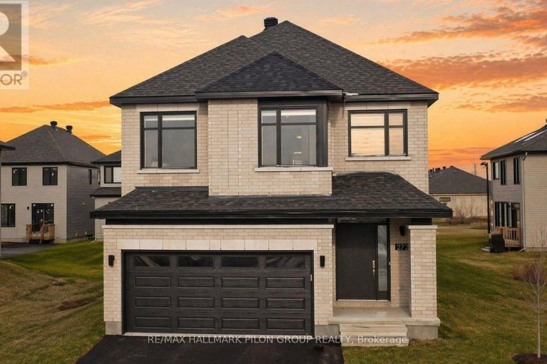 29591168/272-cornice-street/mer-bleuebradley-estatesanderson-park/ottawa/ontario/K1W0W4_1