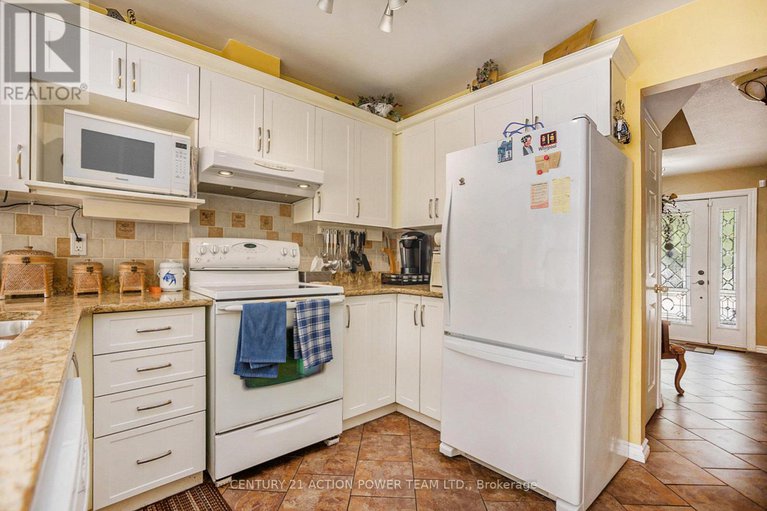 28768220/1358-turner-crescent/bilberry-creekqueenswood-heights/ottawa/ontario/K1E2Y4_13