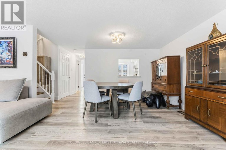 29323417/33-monterey-drive/leslie-park/ottawa/ontario/K2H7A9_9