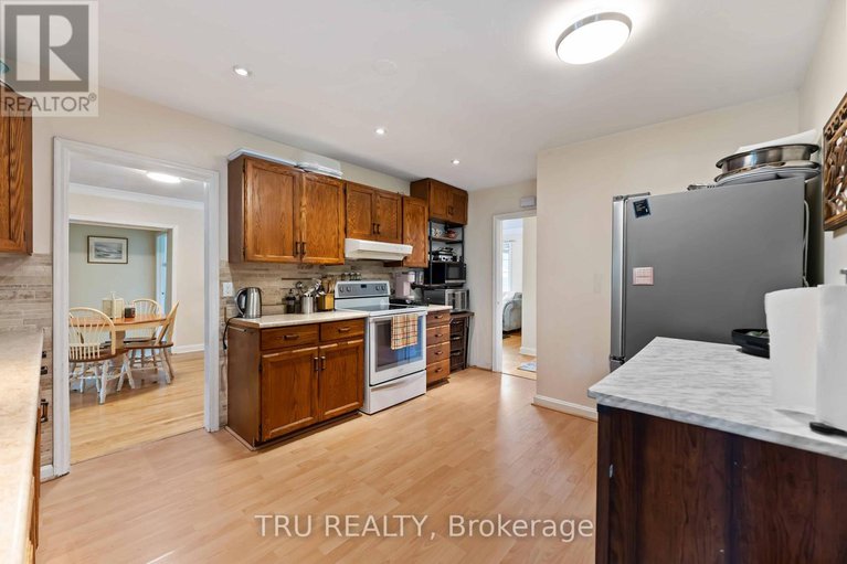 28591206/14-claver-street/cardinal-heights/ottawa/ontario/K1J6W7_6