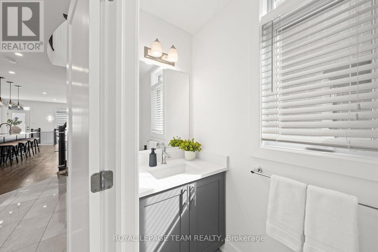 29445575/143-avro-circle/cfb-rockcliffe-and-area/ottawa/ontario/K1K4K7_20