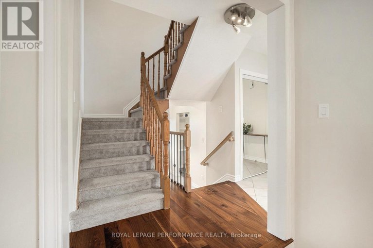 29524227/56-ipswich-terrace/morgans-grantsouth-march/ottawa/ontario/K2K2R3_13