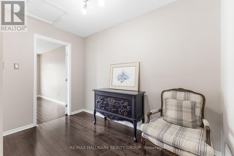 28482791/253-stroget-private/merivale-industrial-parkcitiplace/ottawa/ontario/K2E0A9_17
