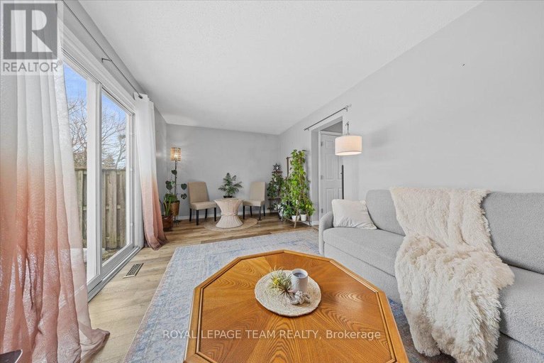 29458537/14-2570-southvale-crescent/sheffield-glenindustrial-park/ottawa/ontario/K1B5B6_12