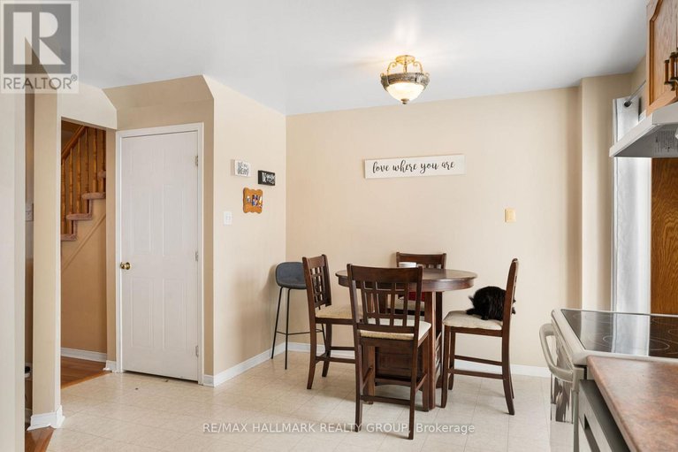 29405879/857-nesting-way-nw/fallingbrookgardenway-south/ottawa/ontario/K4A3X3_17