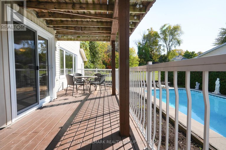 28939841/1354-gaultois-avenue/chateauneuf/ottawa/ontario/K1C3G6_19