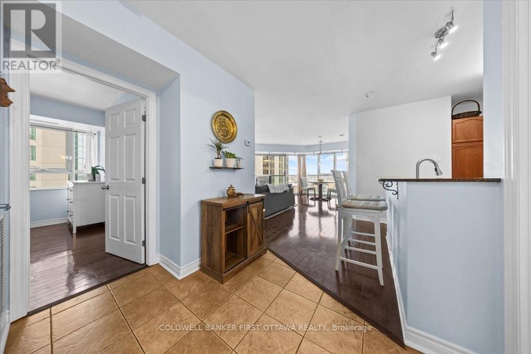 29610200/1401-445-laurier-avenue-w/ottawa-centre/ottawa/ontario/K1N6R4_1