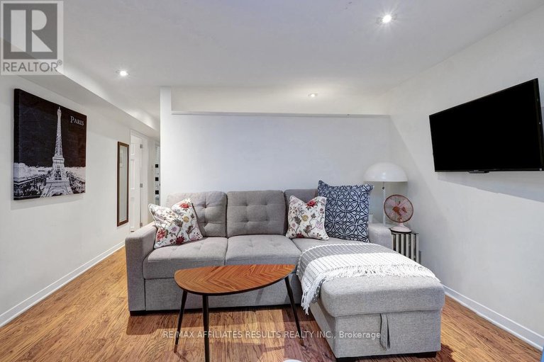 28809454/5-tiffany-crescent/beaverbrook/ottawa/ontario/K2K1W1_29