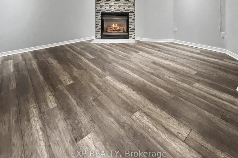 29640577/4218-owl-valley-drive/riverside-southgloucester-glen/ottawa/ontario/K1V1L7_21