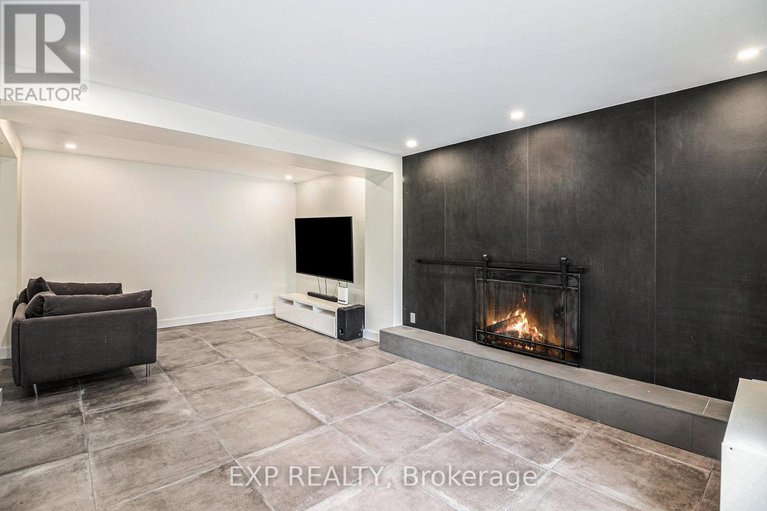 28353223/2195-niagara-drive/applewood-acres/ottawa/ontario/K1H6H5_9
