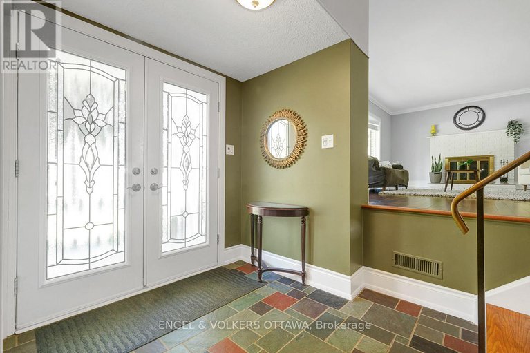 28808789/3-mohawk-crescent/bruce-farmgraham-parkqualicumbellands/ottawa/ontario/K2H7G7_4