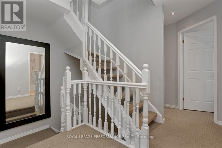 29463580/19-columbus-avenue/overbrook/ottawa/ontario/K1K1R2_21