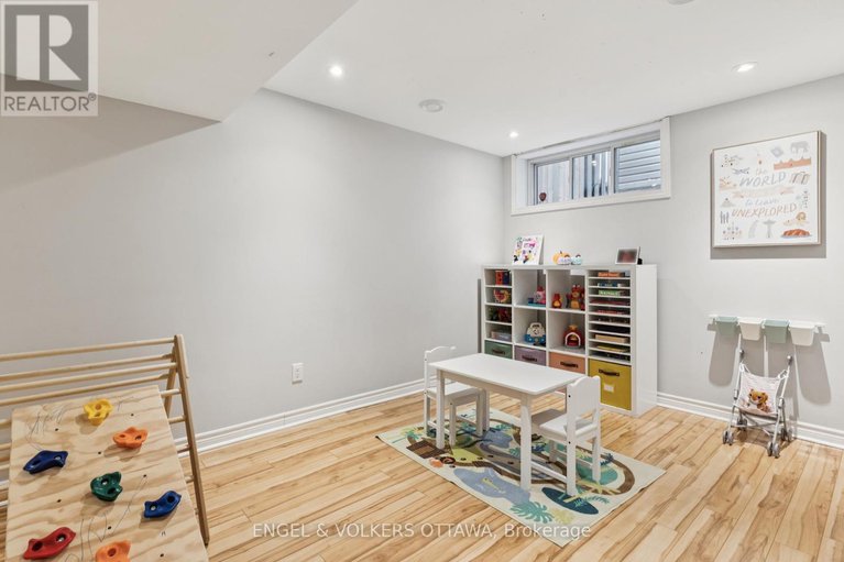 28966658/161-des-pins-street/village-of-russell/russell/ontario/K4R0B9_37