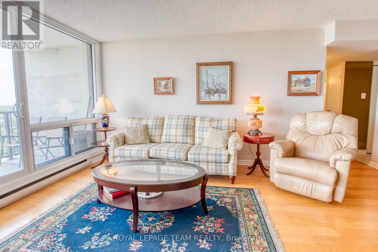 29296783/2006-1195-richmond-road/woodroffe/ottawa/ontario/K2B8E4_7