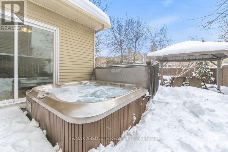 29423086/6145-lariviere-crescent/orleans-village/ottawa/ontario/K1W1C6_31