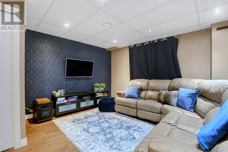 28863852/1916-montmere-avenue/notting-hillsummerside/ottawa/ontario/K4A0E7_31