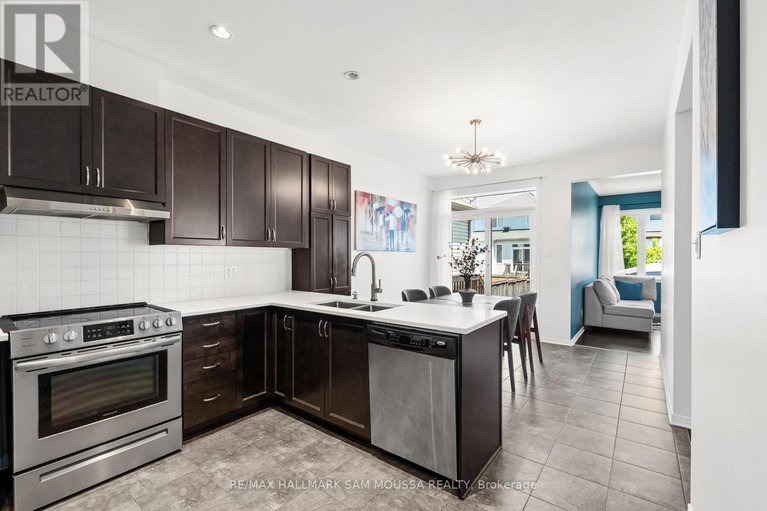 28378170/295-harthill-way/heritage-park/ottawa/ontario/K2J0P3_12