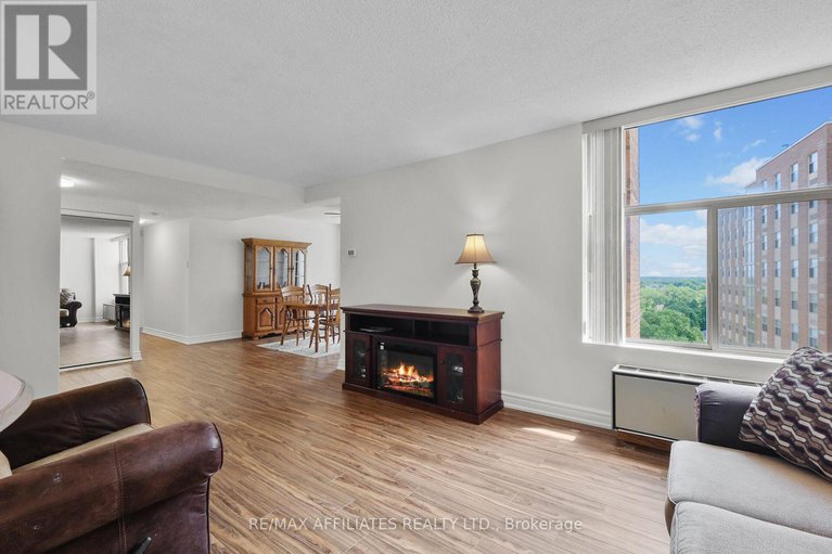 28532598/u1503-2759-carousel-crescent/emerald-woodssawmill-creek/ottawa/ontario/K1J2N5_11