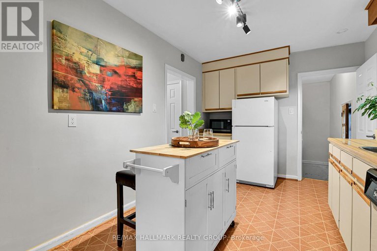 28801055/1256-field-street/bel-air-park/ottawa/ontario/K2C2R2_11
