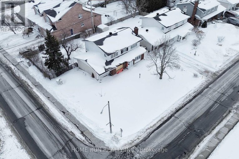 29376283/79-beaver-ridge/city-viewskylinefisher-heightsparkwood-hills/ottawa/ontario/K2E6E2_1