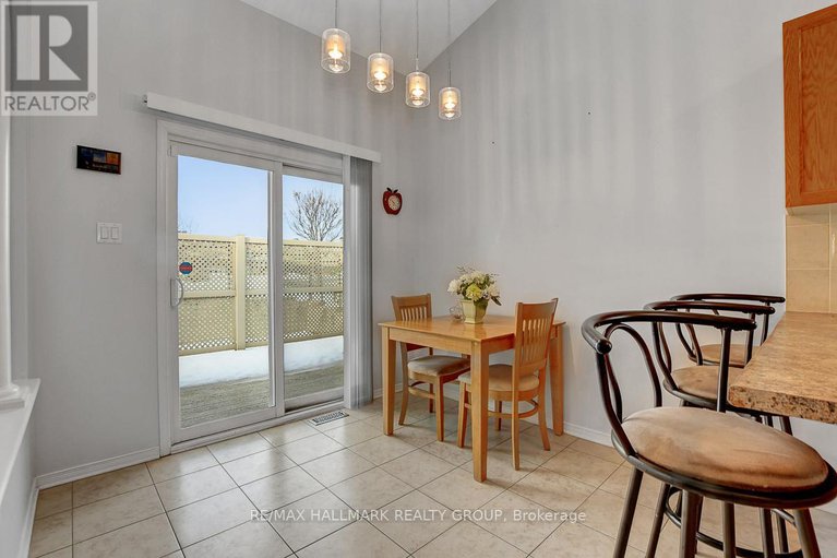 28826972/343-quartz-avenue/town-of-rockland/clarence-rockland/ontario/K4K0A2_16
