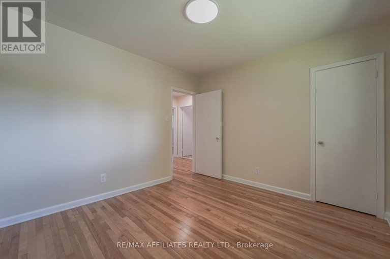 28513866/536-browning-avenue/riverview-park/ottawa/ontario/K1G0T4_28