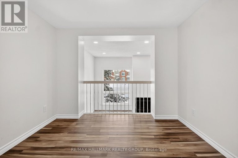 29293423/7-86-esterlawn-private/mckellar-heightsglabar-park/ottawa/ontario/K2A4C1_23