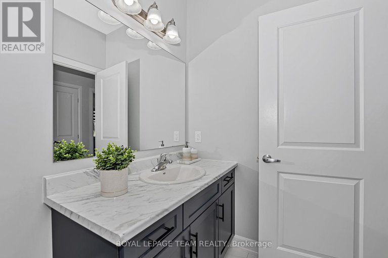 28510378/17-isobel-mcewan-street/mcnabbraeside-twps/mcnabbraeside/ontario/K7S3G8_26