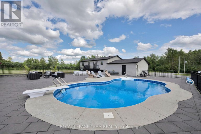 28504851/883-craig-road/north-grenville-twp-kemptville-south/north-grenville/ontario/K0G1S0_9