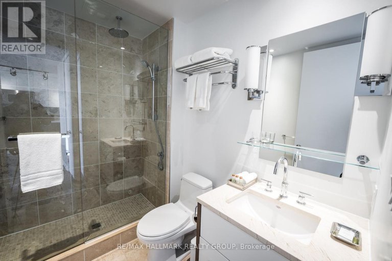 29318666/1805-111-champagne-avenue/west-centre-town/ottawa/ontario/K1S5V3_16